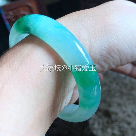 冰种阳绿贵妃手镯_手镯翡翠