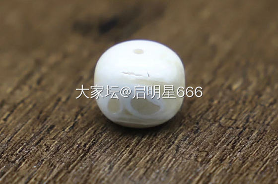 这个纹路是很像熊猫？_蜜蜡