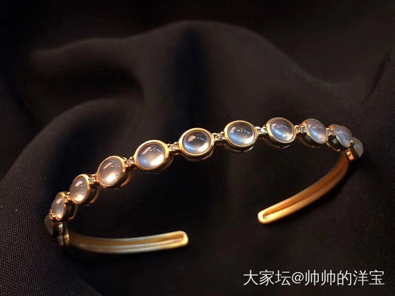 翡翠手镯_翡翠
