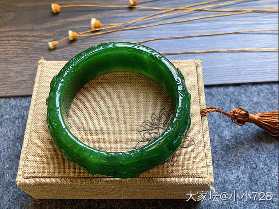 碧玉雕刻手镯_和田玉