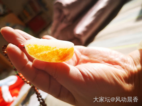 最喜欢阳光下的皮色_挂件和田玉