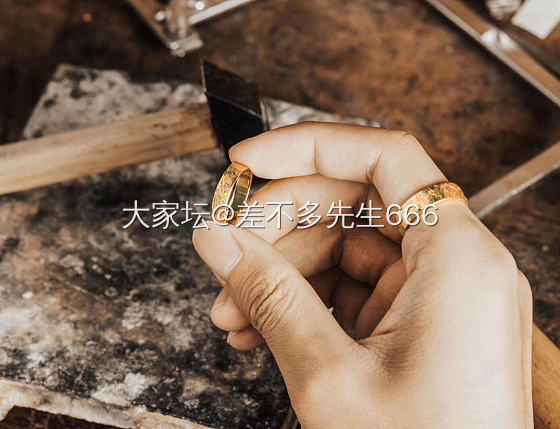 专门定制的戒指独一无二 熠熠生辉 精工细作_戒指