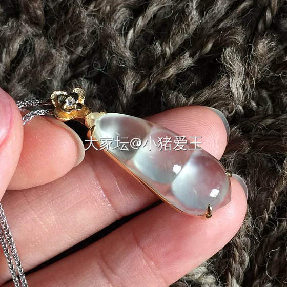 玻璃种福豆吊坠_挂件翡翠