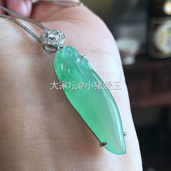 满色阳绿福瓜_挂件翡翠