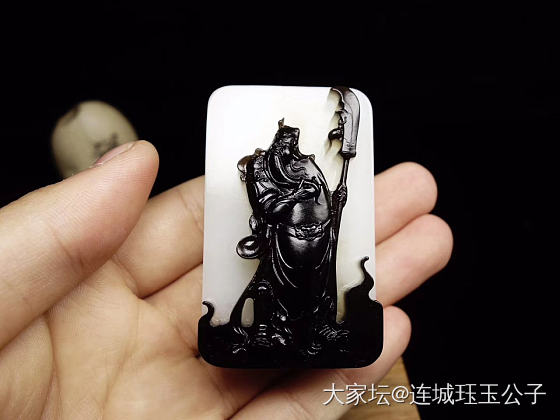 黑皮料关公横刀立马，真好_和田玉