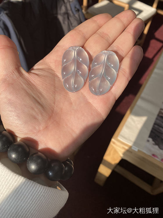 有朋友“质问”我，为什么不把一对叶子做成耳坠....哈哈哈真的是笑我一上午！_翡翠
