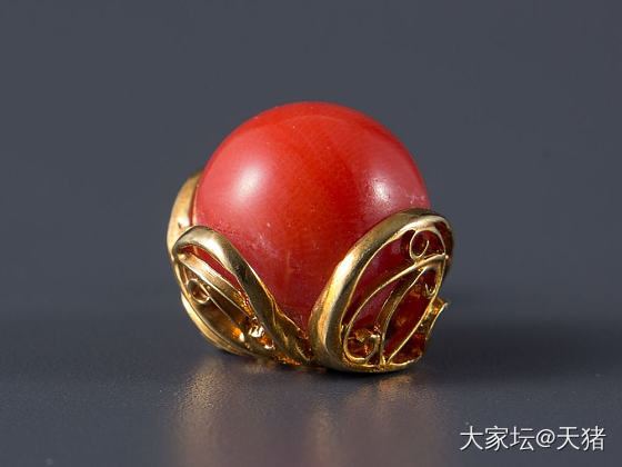 天然红珊瑚吊坠。珊瑚直径12.9㎜，重5.3克。_吊坠珊瑚