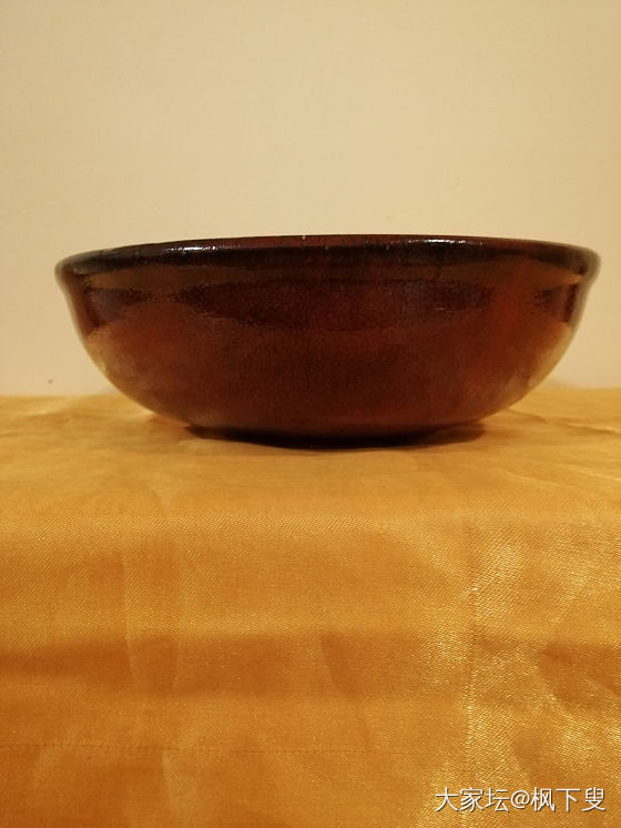 一个大碗（内壁豆青釉，开片。外壁红釉，浅圈足，无底釉。）_陶瓷