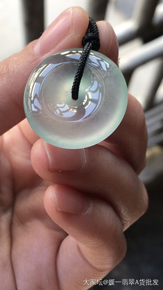 美的不像翡翠，翡翠高冰甜底色平安扣吊坠_翡翠