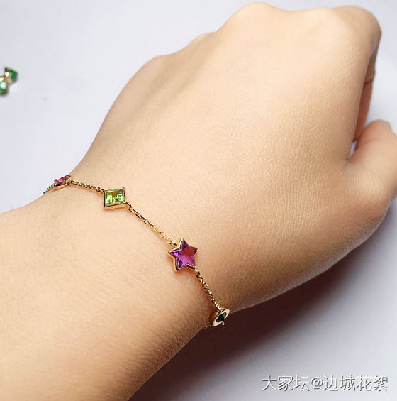 昨天刚做出来的小彩宝手链_彩色宝石