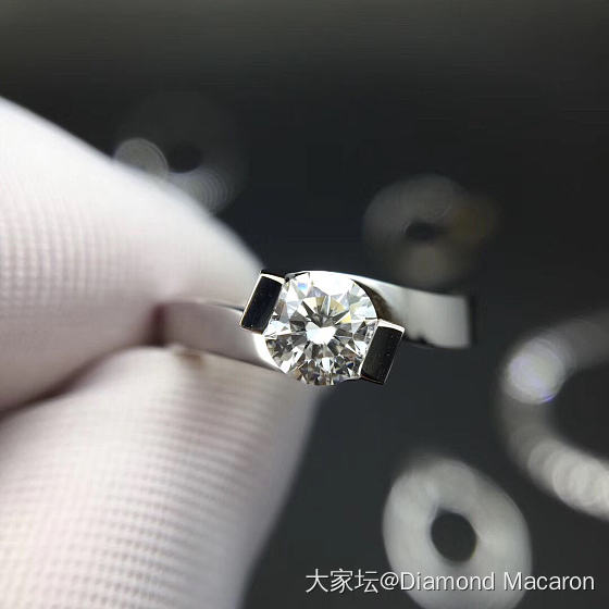 60分扭臂钻戒，D，VS2和60分六爪钻戒，J，VS2_钻石