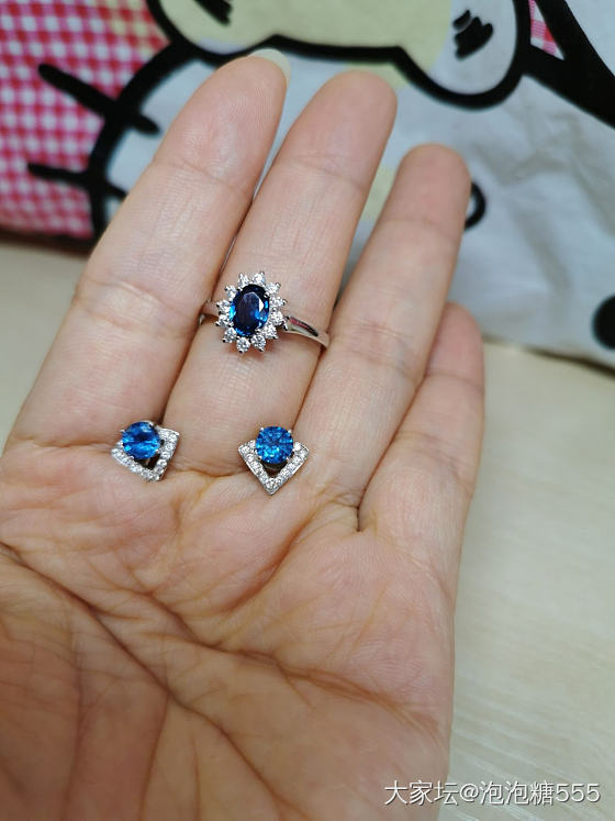 蓝宝石戒子和耳钉，帮看下品质如何_耳钉戒指蓝宝石
