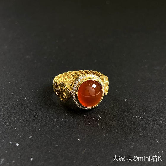 求南红戒指镶嵌款式_彩色宝石