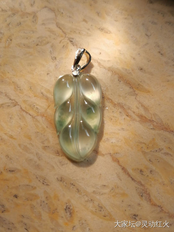 唯一一个起光起胶刚性杠杠的翡翠精品，就是小了点_吊坠挂件翡翠
