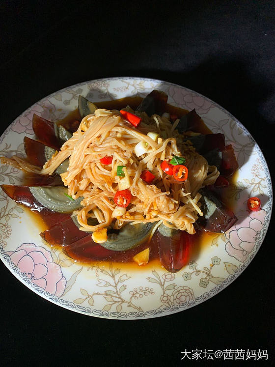 晚上的凉拌菜，老公拍的_美食