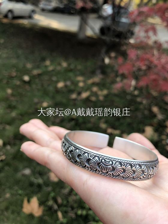 到瑶族来，就被它的民族文化吸引了，更爱上了它刻在银镯上的民族风，有跟我同样喜欢的..._银