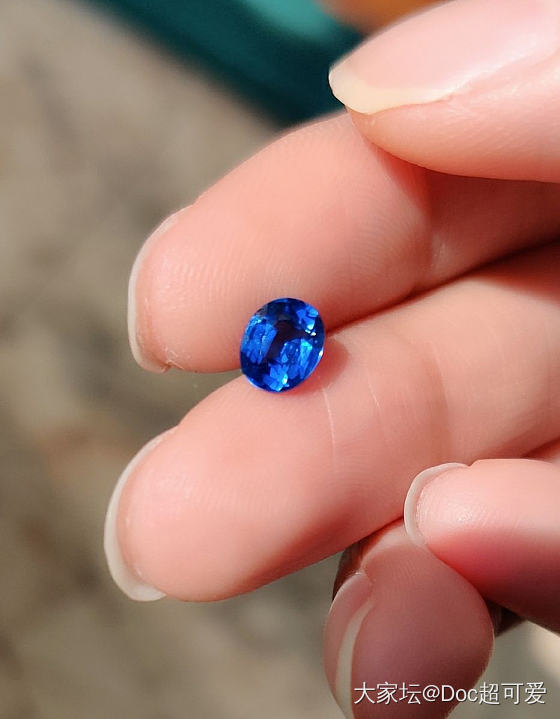 晒一颗颜色优秀的皇家蓝。_蓝宝石
