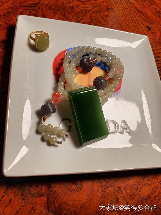 啤酒瓶底的绿色_串珠戒指和田玉