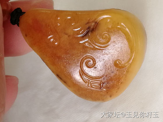 黄沁，毛孔_和田玉