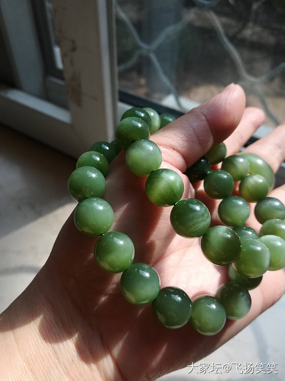很好看的两串碧玉手串，带点猫眼_珠串碧玉