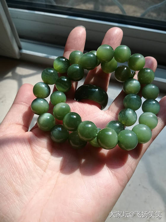很好看的两串碧玉手串，带点猫眼_珠串碧玉