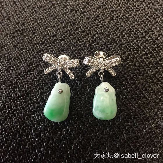 还是银色配绿比较日常_搭配翡翠