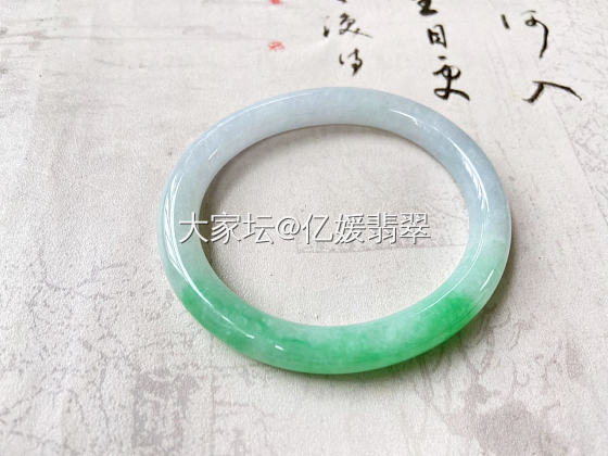 女人最应该拥有的手镯_翡翠