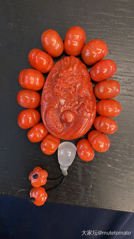 原矿南红的瓜珠手持和龙牌_南红