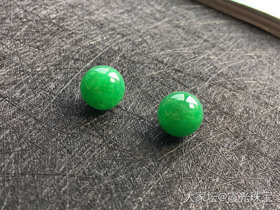 工厂新出的两颗绿珠子13MM_翡翠