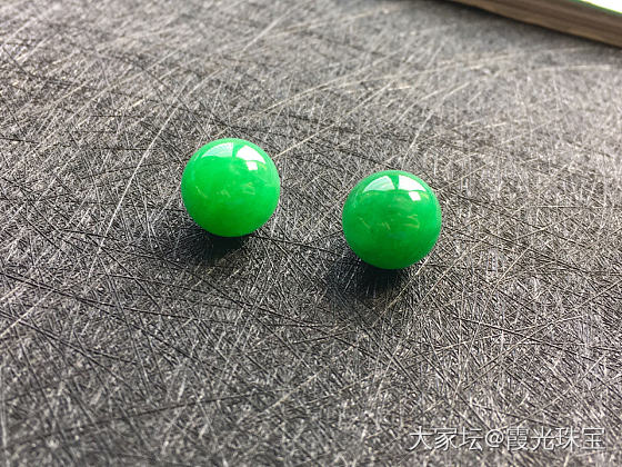 工厂新出的两颗绿珠子13MM_翡翠