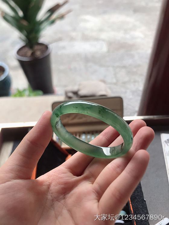 你们的毕业翡翠镯子_翡翠