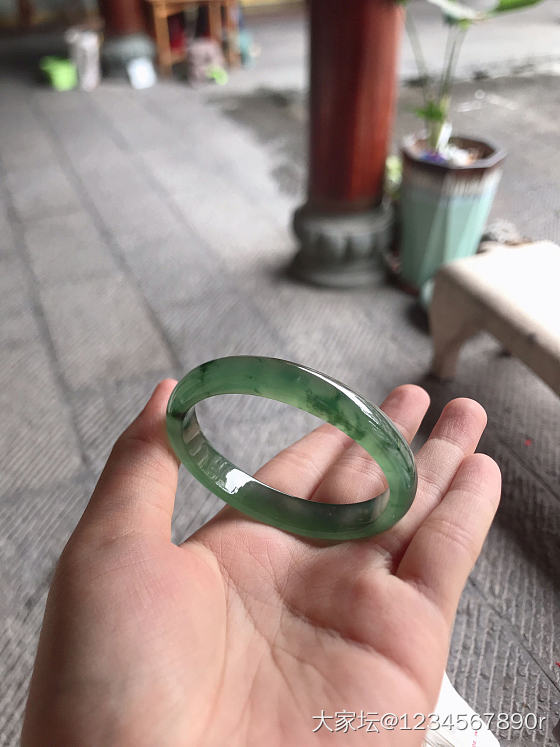 你们的毕业翡翠镯子_翡翠