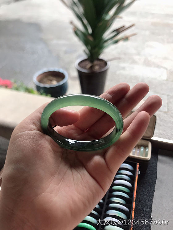 你们的毕业翡翠镯子_翡翠