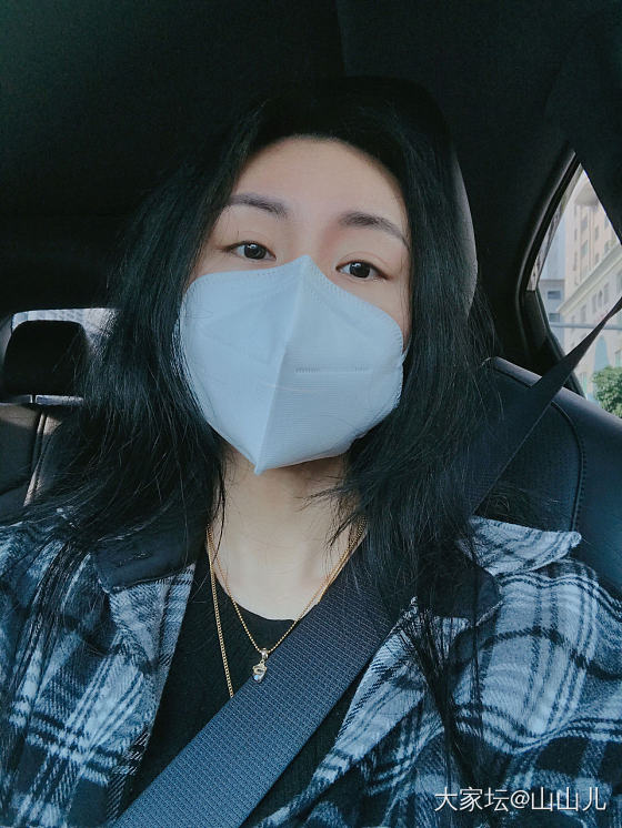 大家平常穿衣都是暗色多还是亮色多！_穿搭