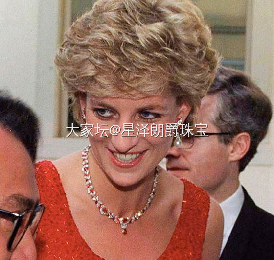 #欧洲王室珠宝#这套红宝石珠宝是戴安娜王妃一生中第一次也是唯一一次佩戴的红宝石套...