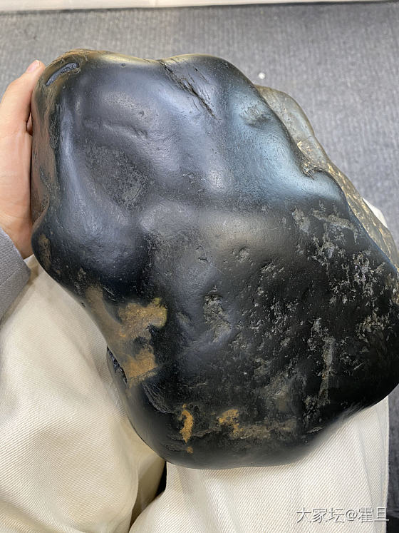 黑青籽料的美，不只说说而已_原石和田玉