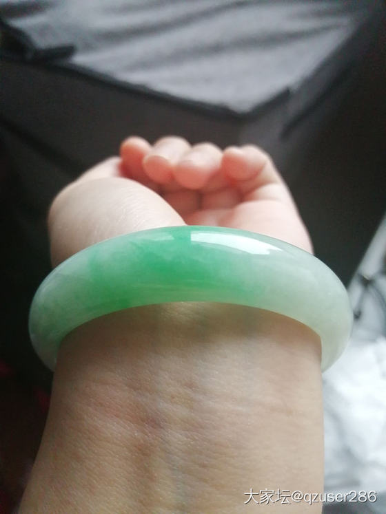 扩了圈的镯子更香了_翡翠