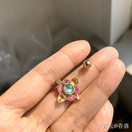 唉_彩色宝石