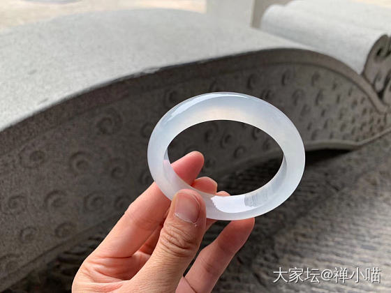 这是谁在清秋夜里裁下来的一段月光_翡翠