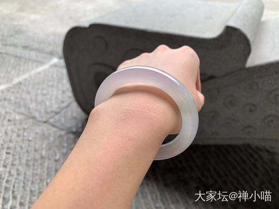如秋水融融的淡紫底翡翠手镯_翡翠