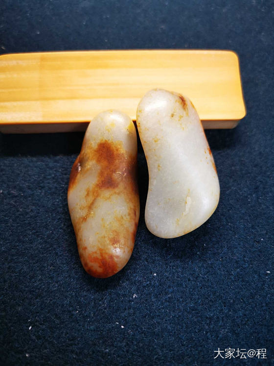 莫名看着搭配的一对儿😂_和田玉