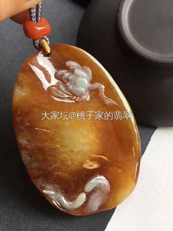 两个翡翠俏色巧雕的挂件作品分享欣赏  连年有余&青龙出海_翡翠