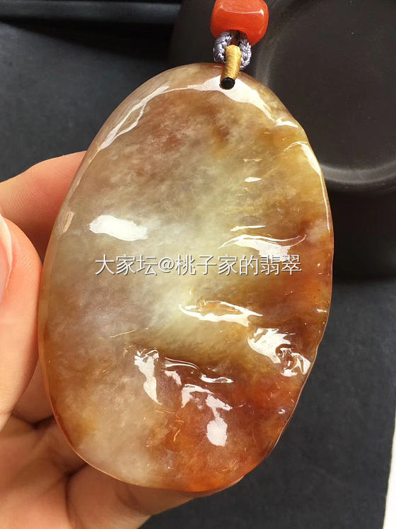 两个翡翠俏色巧雕的挂件作品分享欣赏  连年有余&青龙出海_翡翠