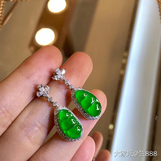 买翡翠是买大个的还是买小精的_翡翠