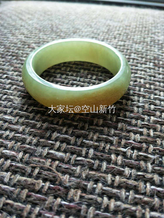 若羌黄糖手镯_珠串和田玉