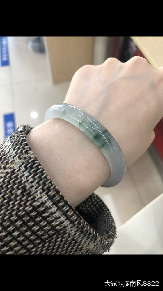 光线对种水镯子的影响_手镯翡翠