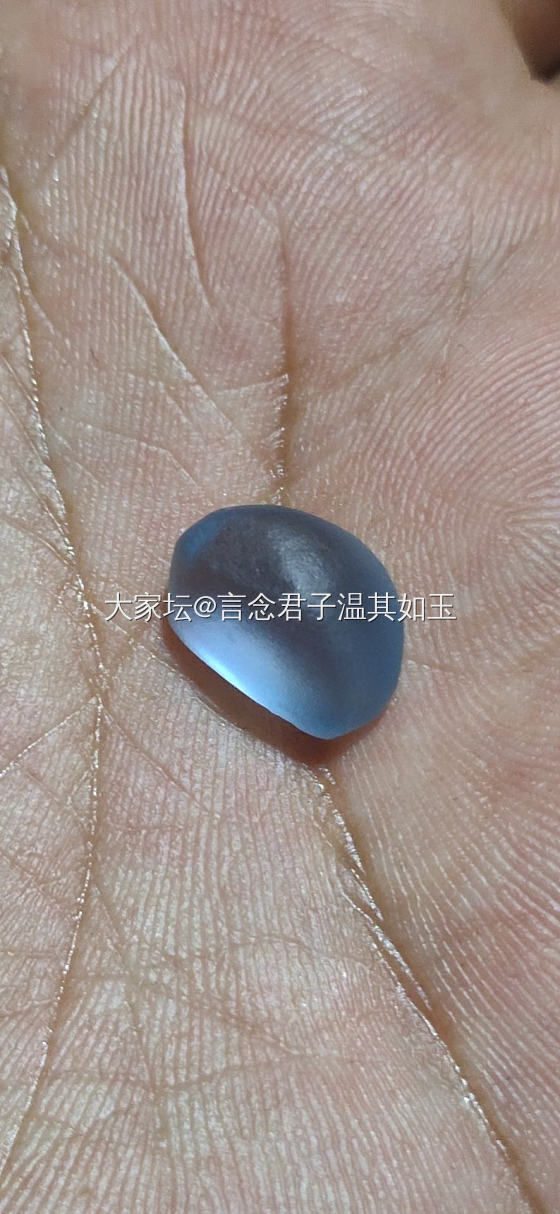 阿勒泰戈壁海蓝宝石_彩色宝石