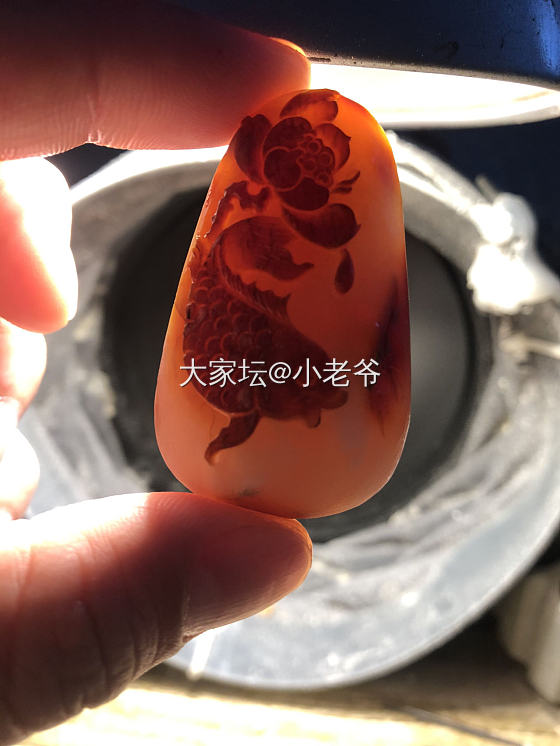 红皮巧雕，做出来感觉效果还不错_蜜蜡