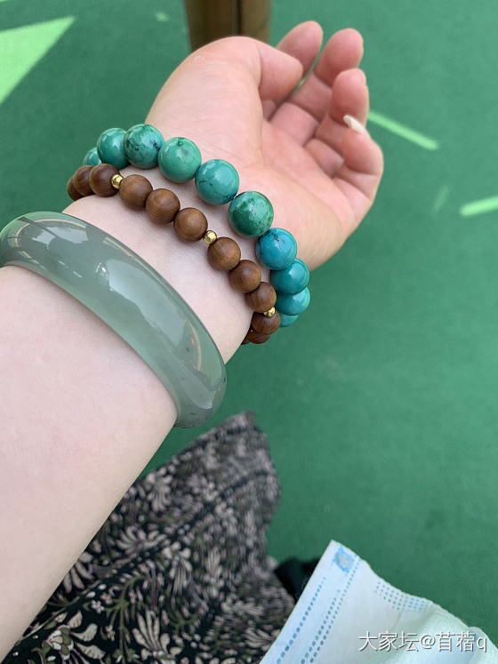 在闲鱼看上个蓝水的翡翠手镯，请教大神是不是A货_手镯翡翠