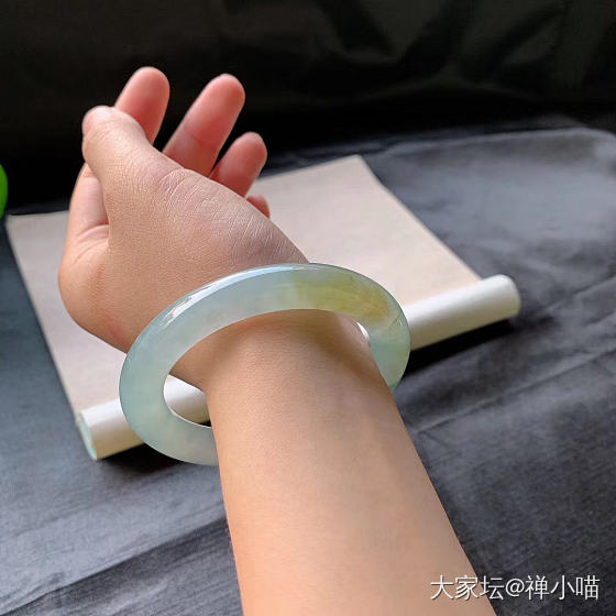 兰花飞漫的冰黄翡镯_手镯翡翠